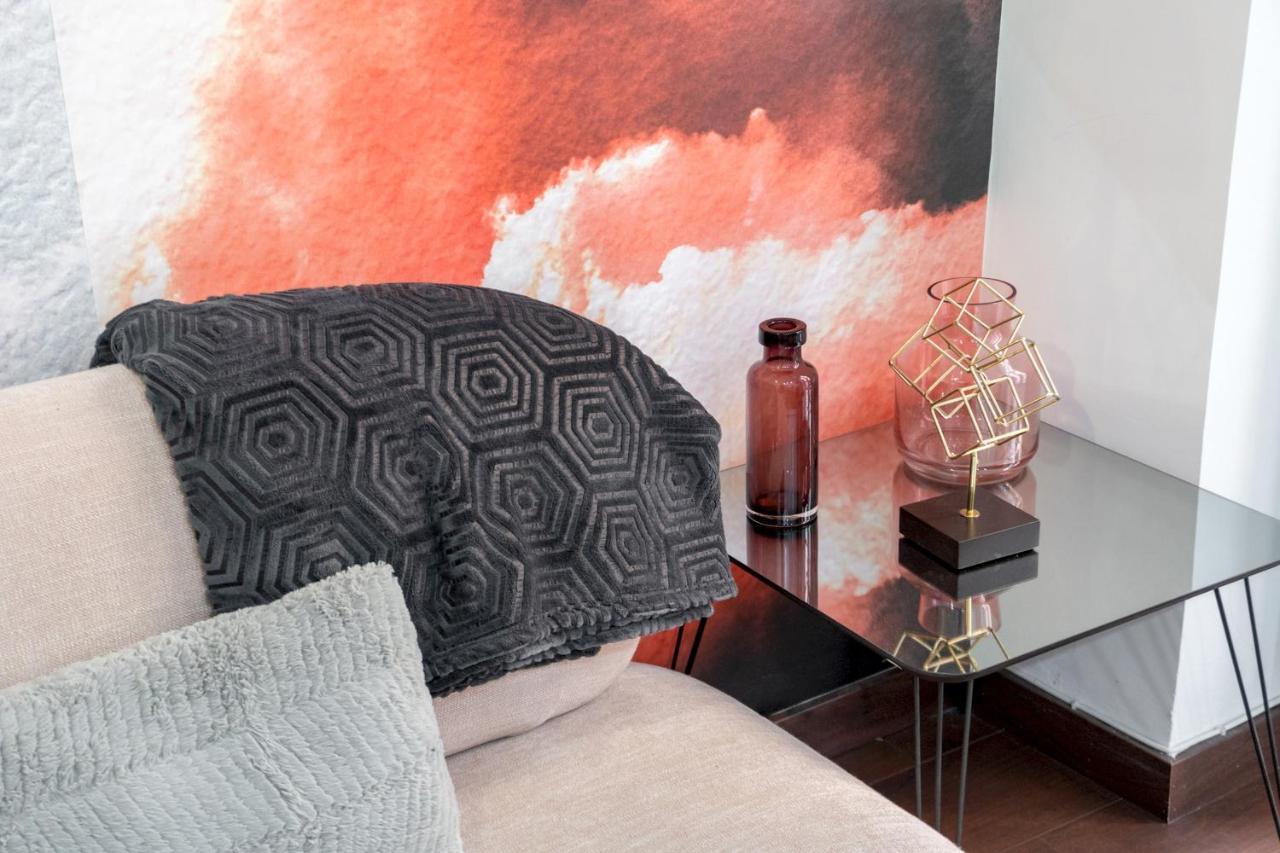 2 Bedrooms 2 Bathrooms Furnished - Malasana - Bright Stylish - Mintystay 马德里 外观 照片