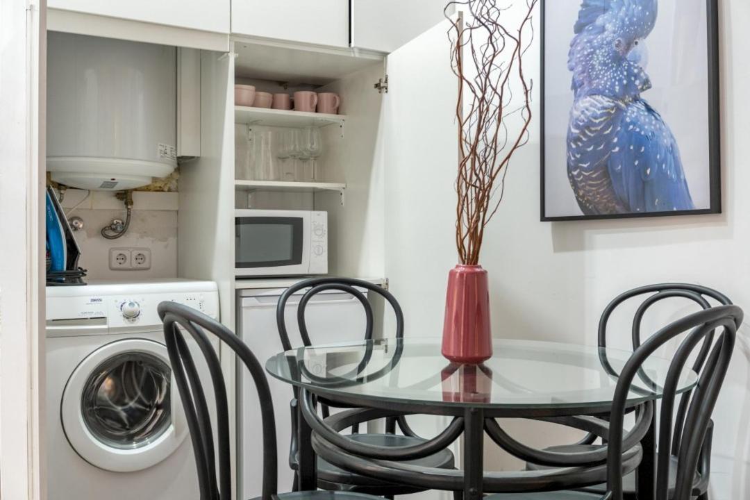2 Bedrooms 2 Bathrooms Furnished - Malasana - Bright Stylish - Mintystay 马德里 外观 照片
