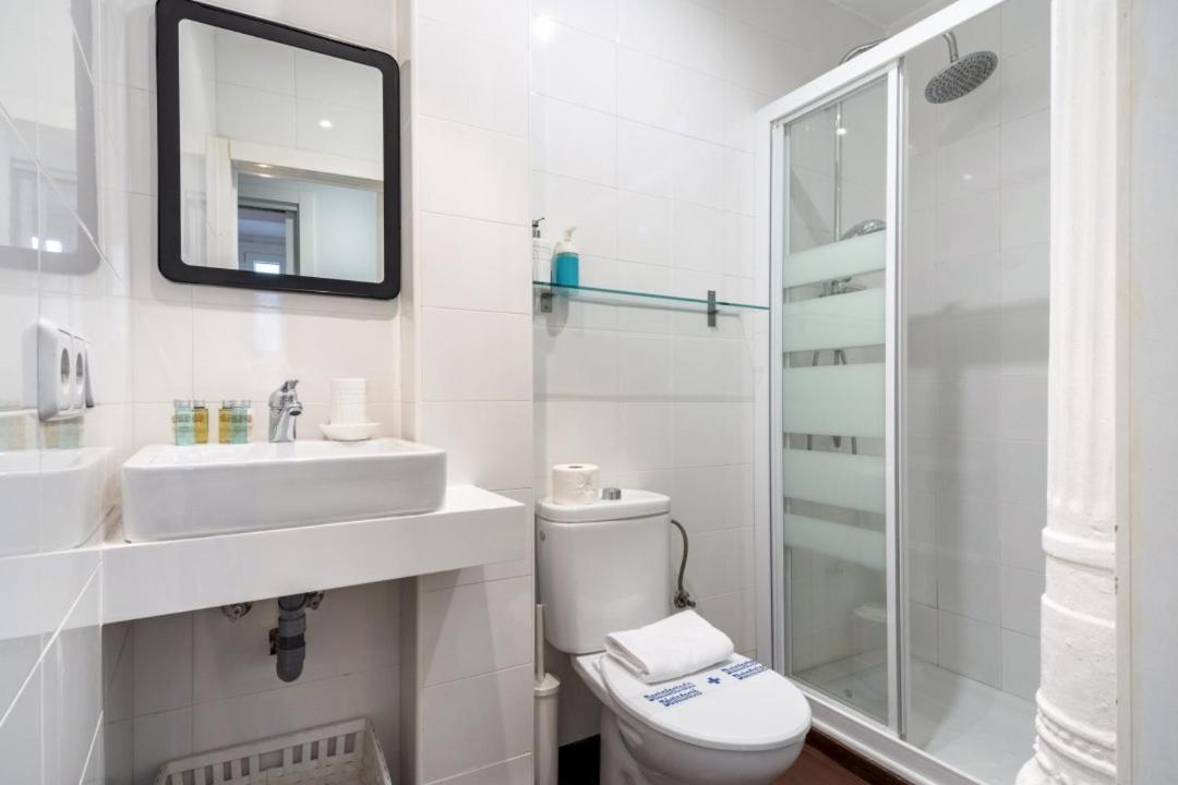 2 Bedrooms 2 Bathrooms Furnished - Malasana - Bright Stylish - Mintystay 马德里 外观 照片