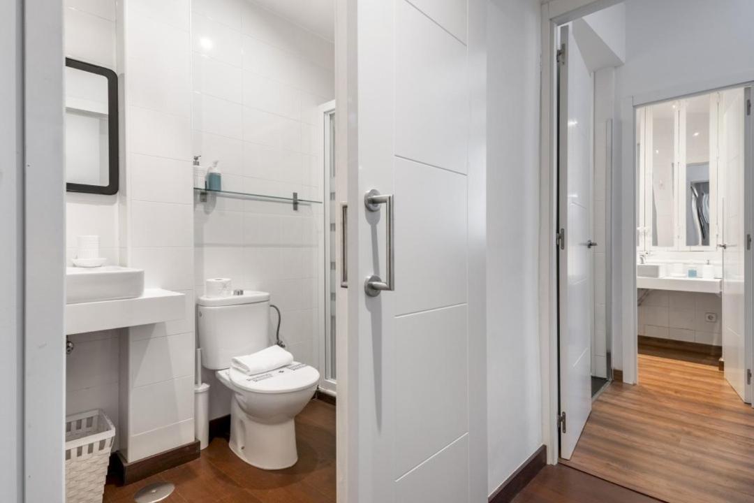 2 Bedrooms 2 Bathrooms Furnished - Malasana - Bright Stylish - Mintystay 马德里 外观 照片